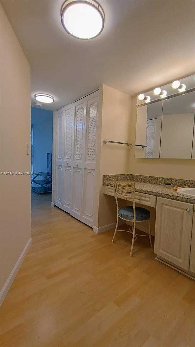 Small Image of 3475 NORTH COUNTRY CLUB DR #408, Aventura Number 7