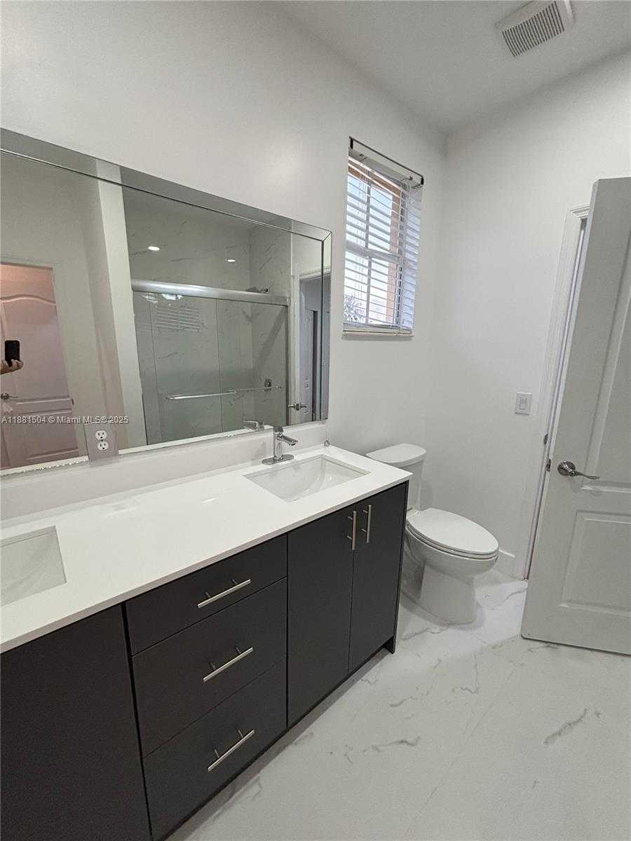 Small Image of 2122 SOUTH WEST 151ST PL, Miami Number 10