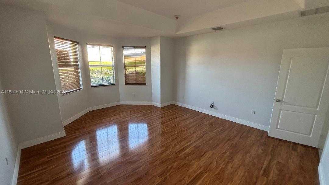 Small Image of 2122 SOUTH WEST 151ST PL, Miami Number 3