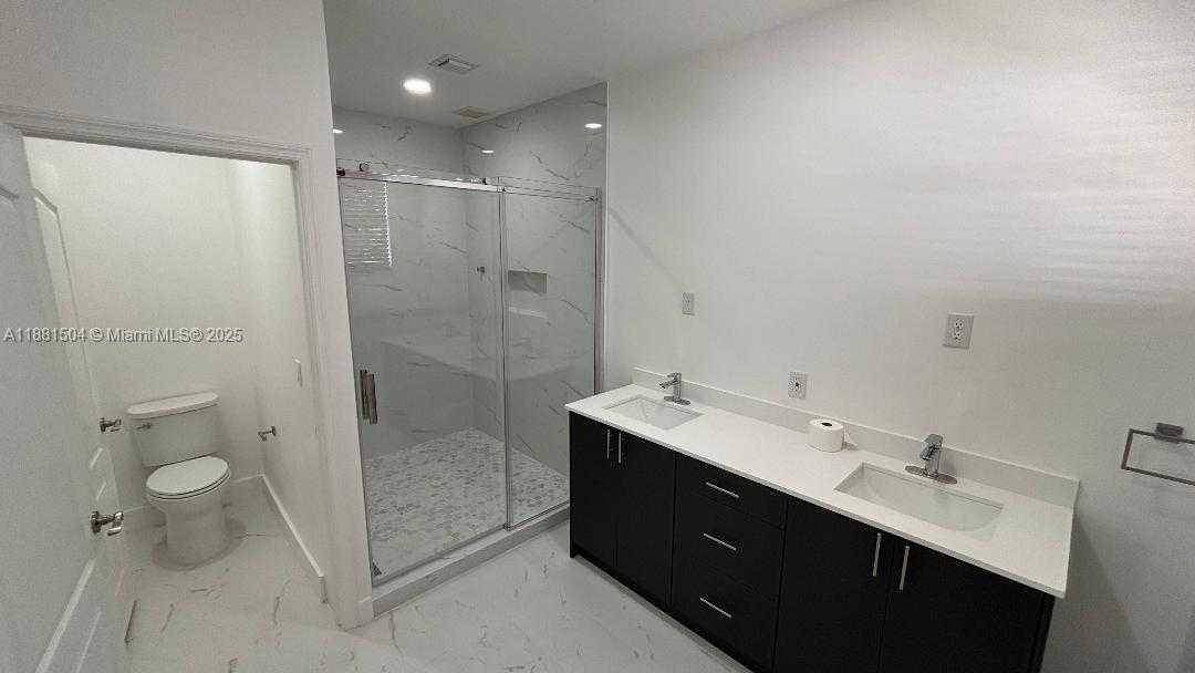 Small Image of 2122 SOUTH WEST 151ST PL, Miami Number 5