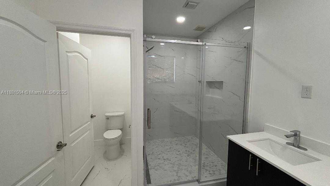 Small Image of 2122 SOUTH WEST 151ST PL, Miami Number 6