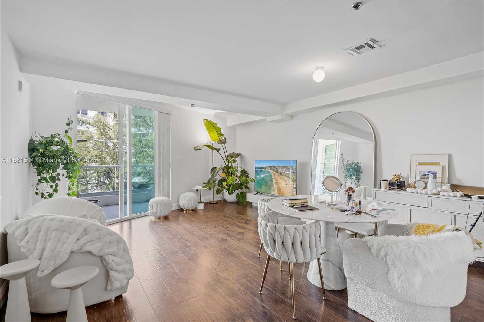 Small Image of 6362 COLLINS AVE #404, Miami Beach Number 11