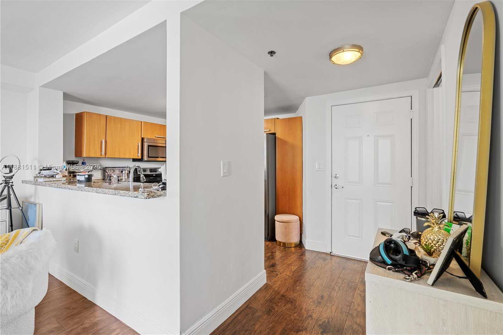 Small Image of 6362 COLLINS AVE #404, Miami Beach Number 14