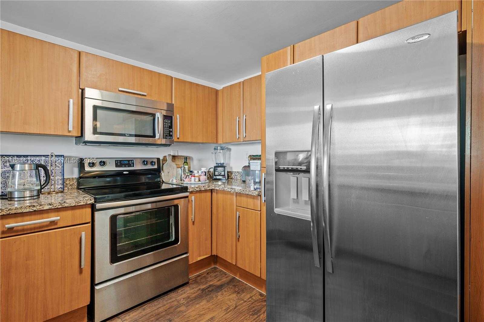 Small Image of 6362 COLLINS AVE #404, Miami Beach Number 19