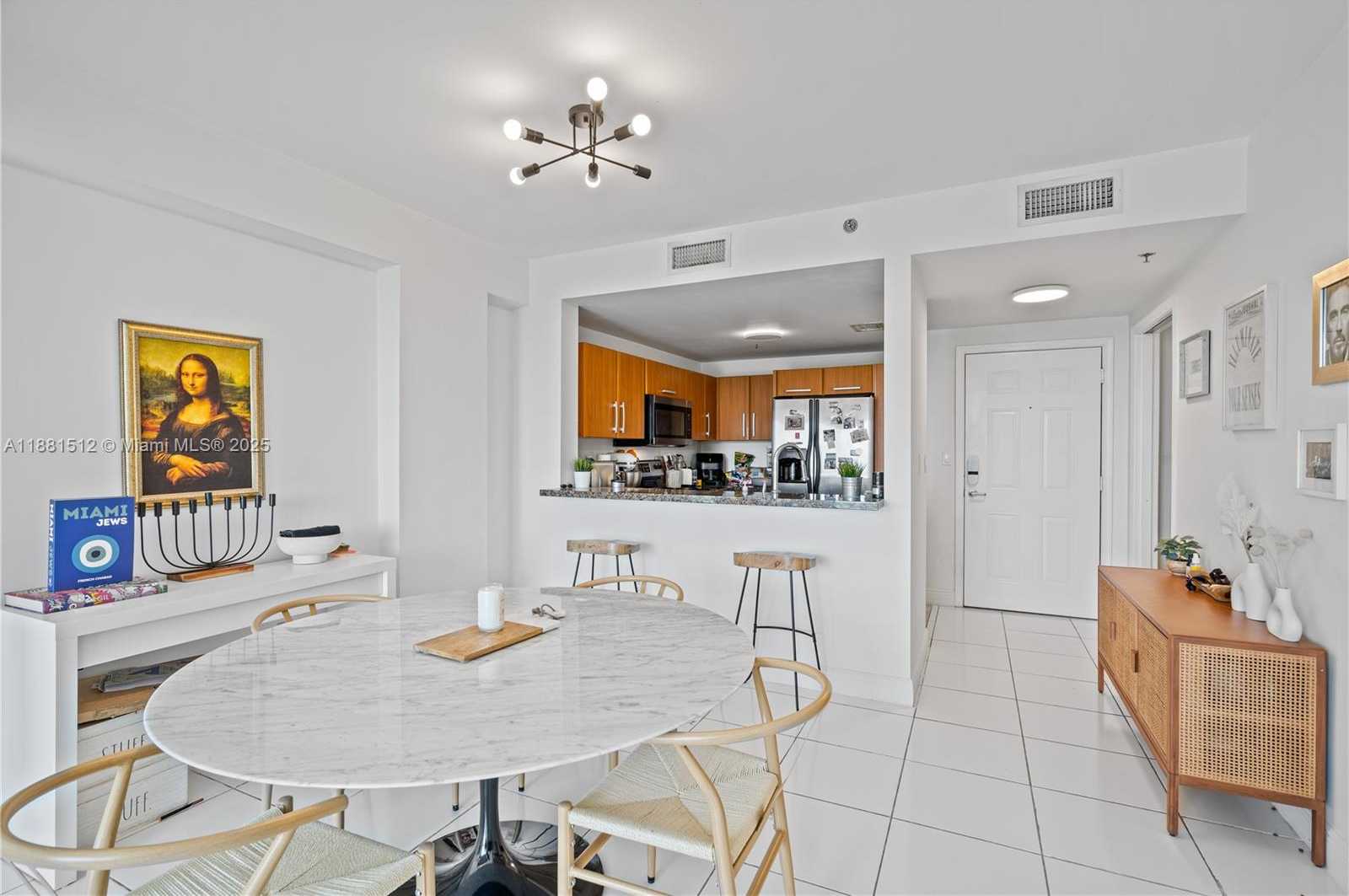 Small Image of 6362 COLLINS AVE #412, Miami Beach Number 5