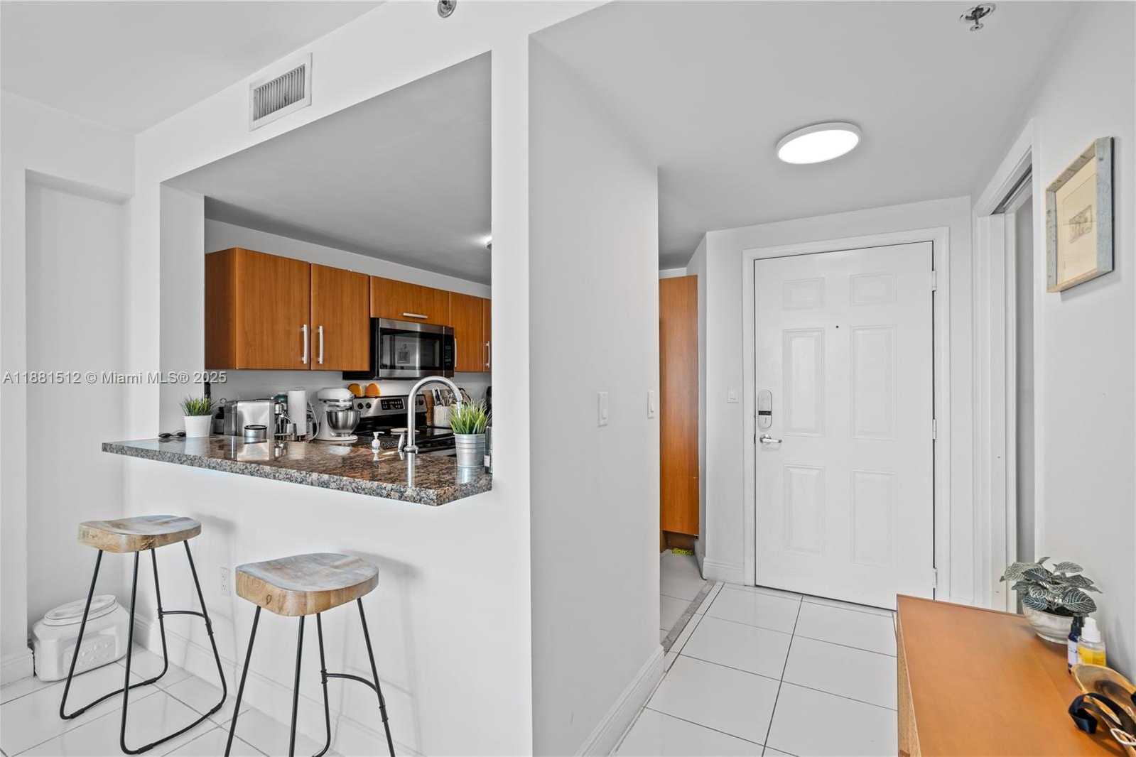 Small Image of 6362 COLLINS AVE #412, Miami Beach Number 8
