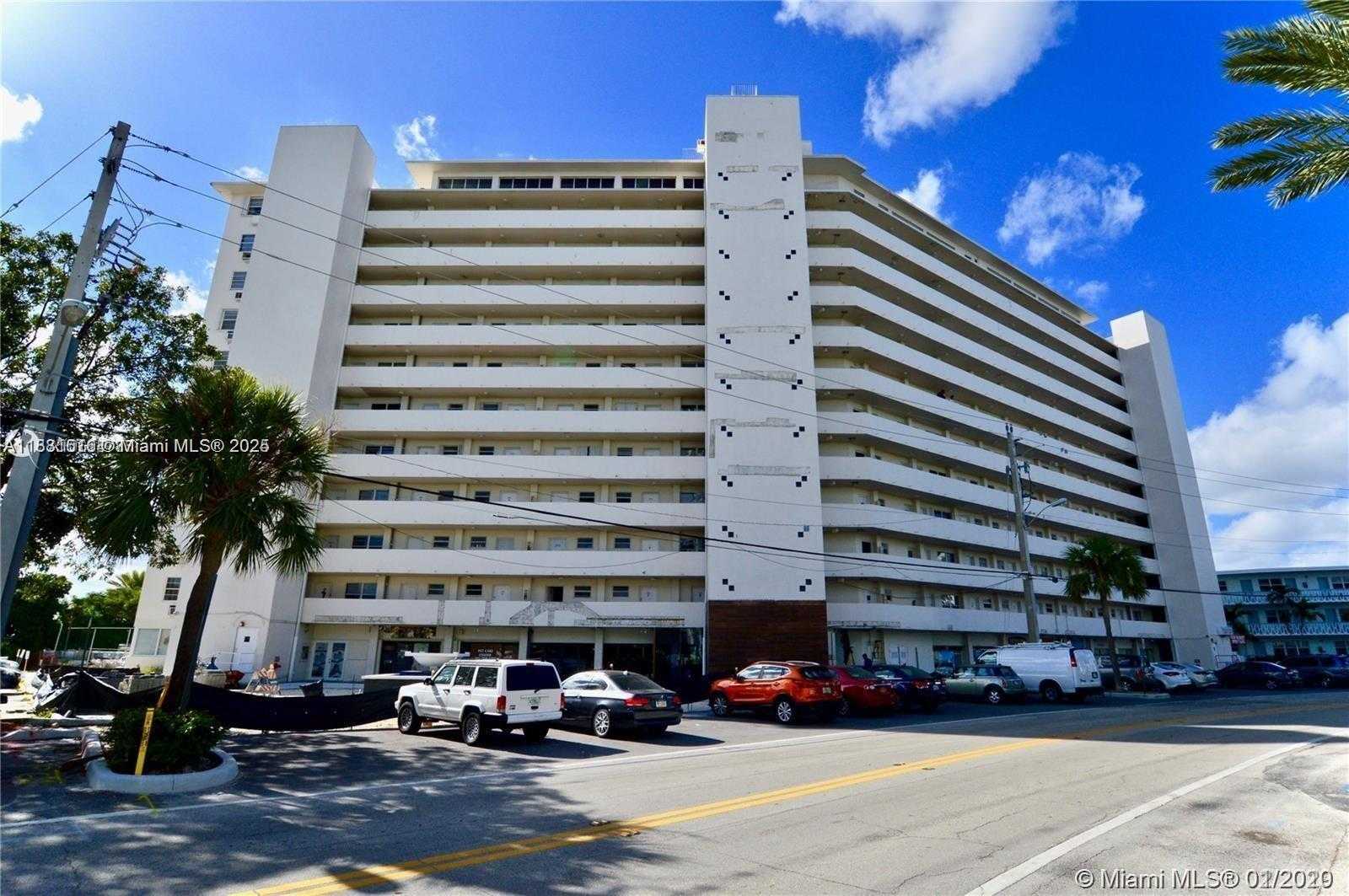 Small Image of 7904 WEST DR #110, North Bay Village Number 16