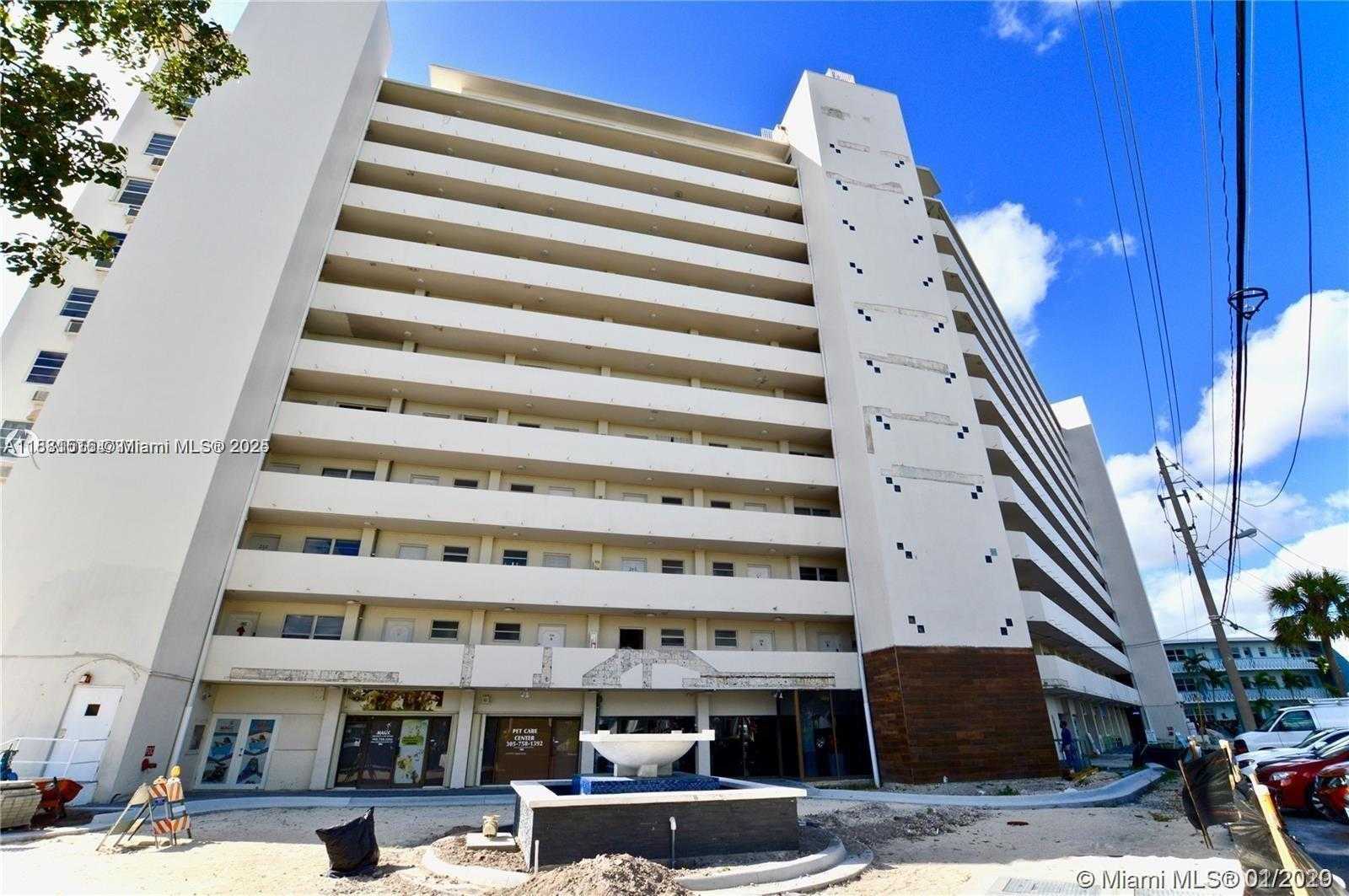 Small Image of 7904 WEST DR #110, North Bay Village Number 19