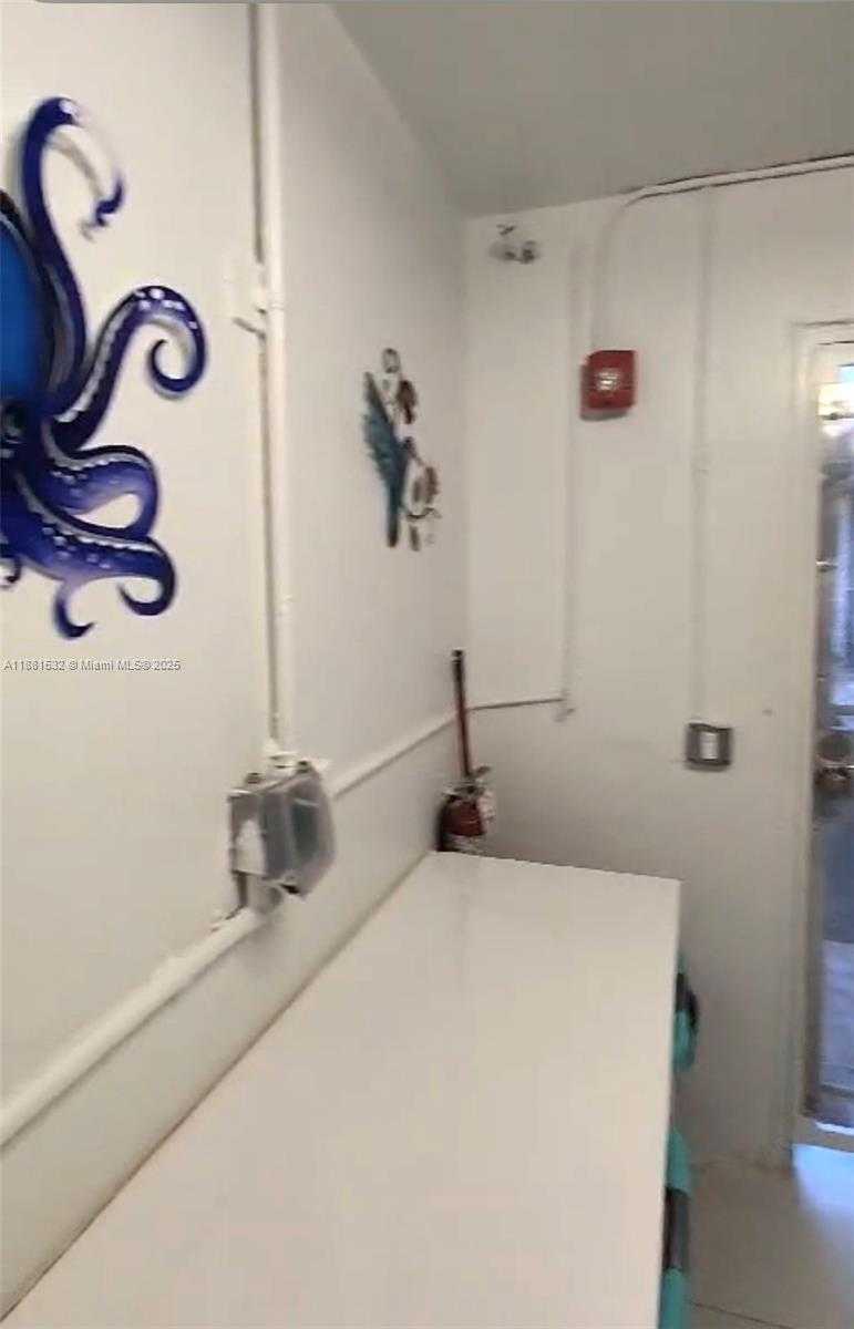 Small Image of 2101 NORMANDY DR #301, Miami Beach Number 16