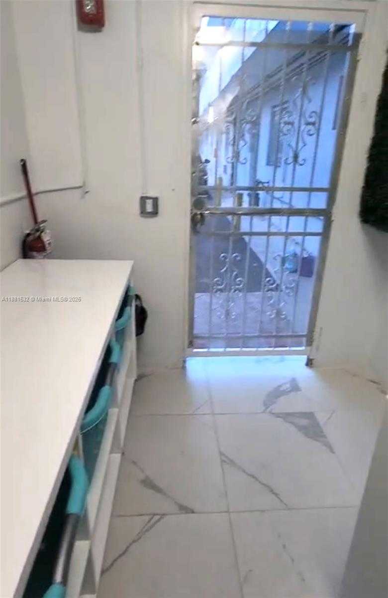 Small Image of 2101 NORMANDY DR #301, Miami Beach Number 17