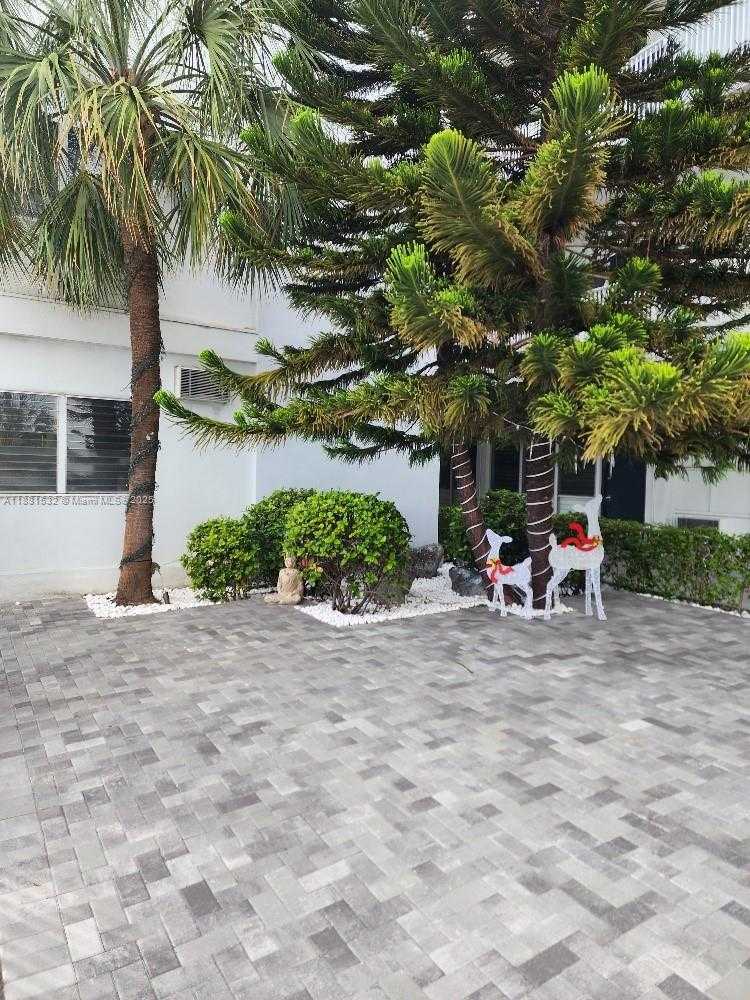 Small Image of 2101 NORMANDY DR #301, Miami Beach Number 2