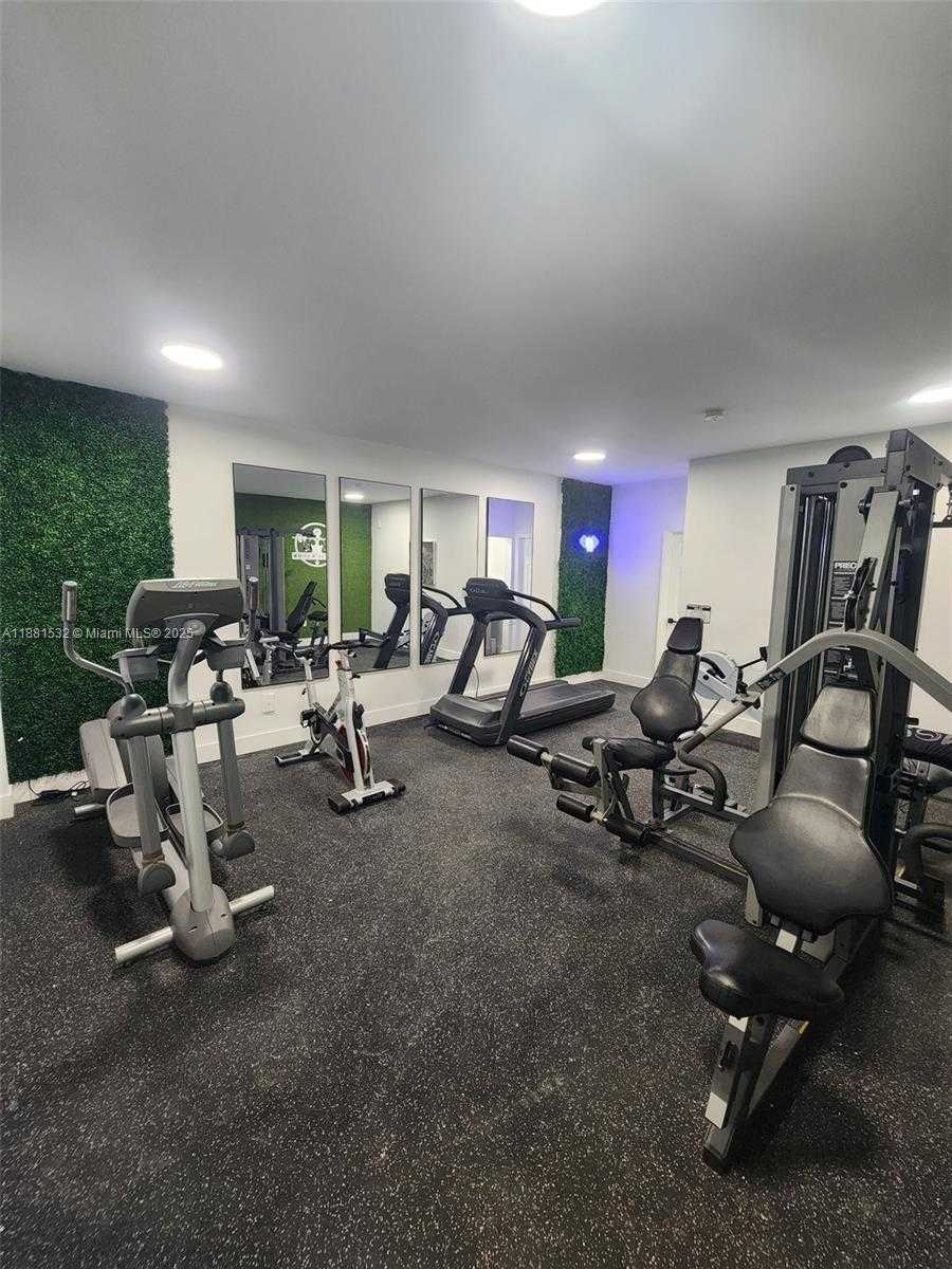 Small Image of 2101 NORMANDY DR #301, Miami Beach Number 20