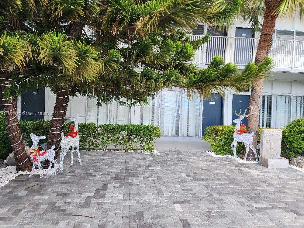 Small Image of 2101 NORMANDY DR #301, Miami Beach Number 3