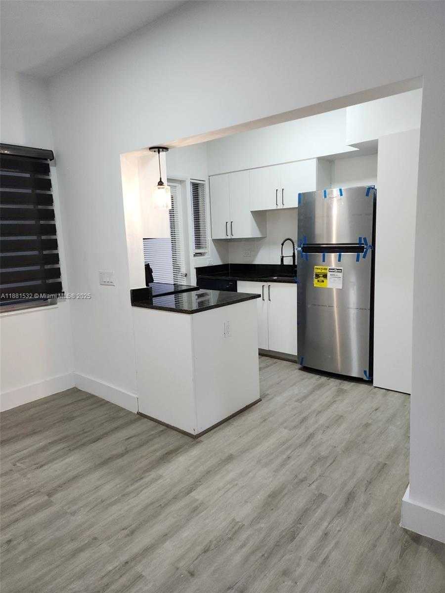 Small Image of 2101 NORMANDY DR #301, Miami Beach Number 45