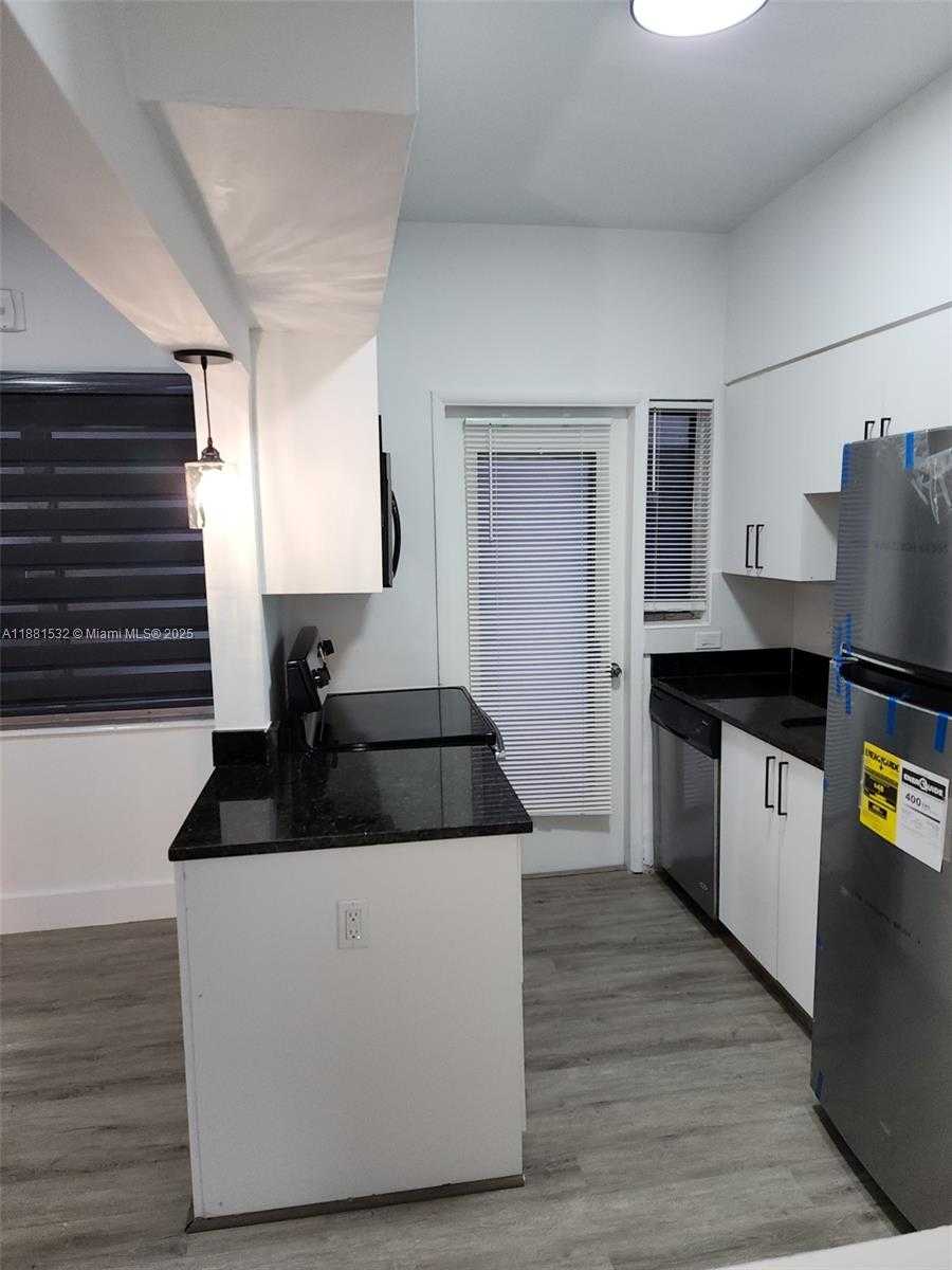 Small Image of 2101 NORMANDY DR #301, Miami Beach Number 47