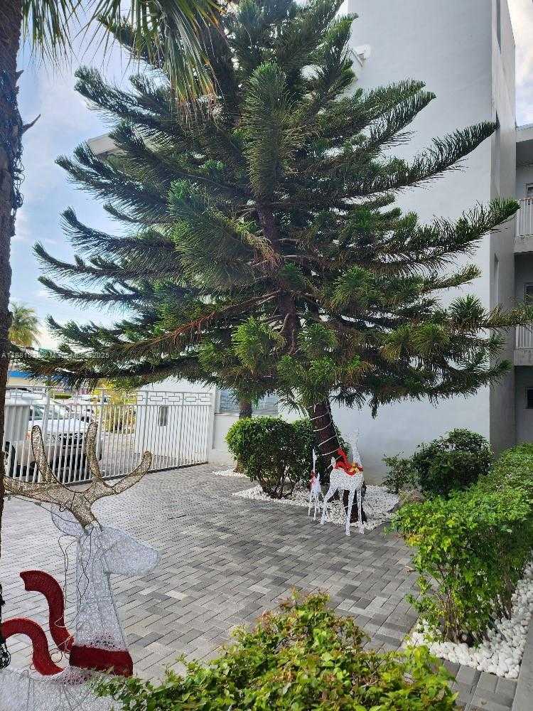 Small Image of 2101 NORMANDY DR #301, Miami Beach Number 5