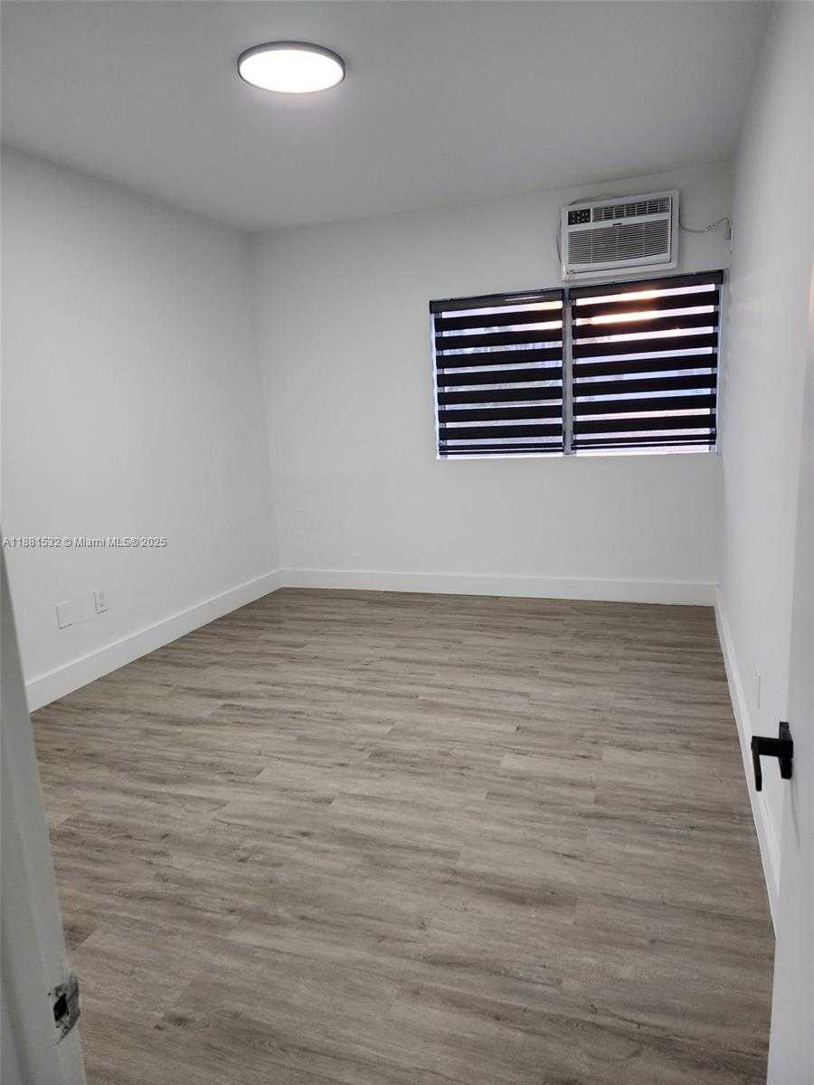 Small Image of 2101 NORMANDY DR #301, Miami Beach Number 53