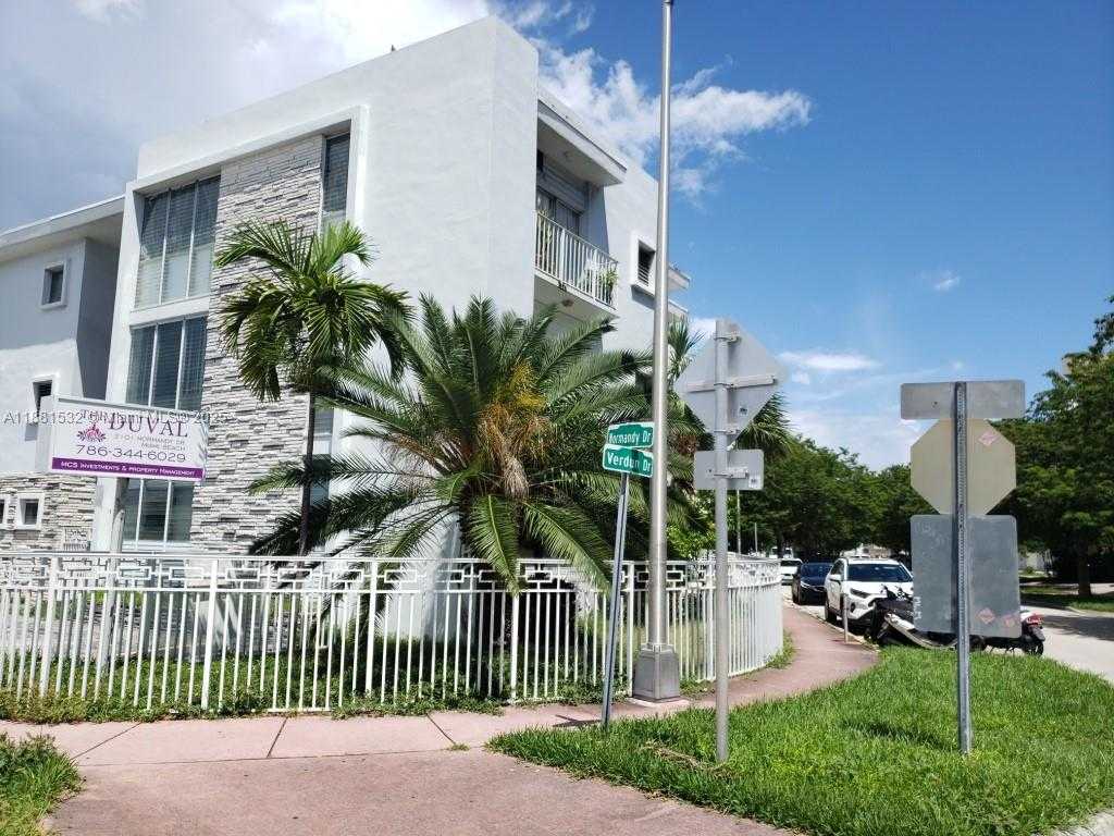 Small Image of 2101 NORMANDY DR #301, Miami Beach Number 7