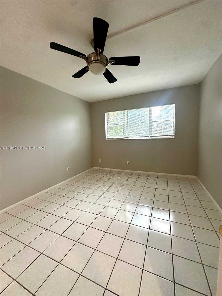 Small Image of 250 LAYNE BLVD #216, Hallandale Beach Number 8