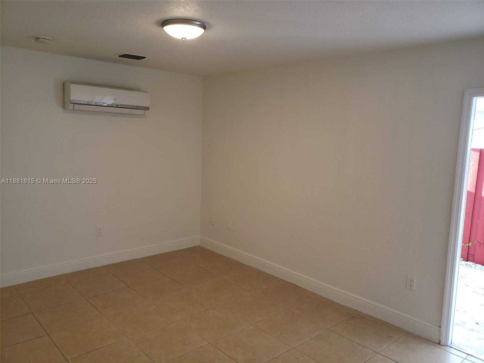 Small Image of 12426 SOUTH WEST 209TH ST, Miami Number 4