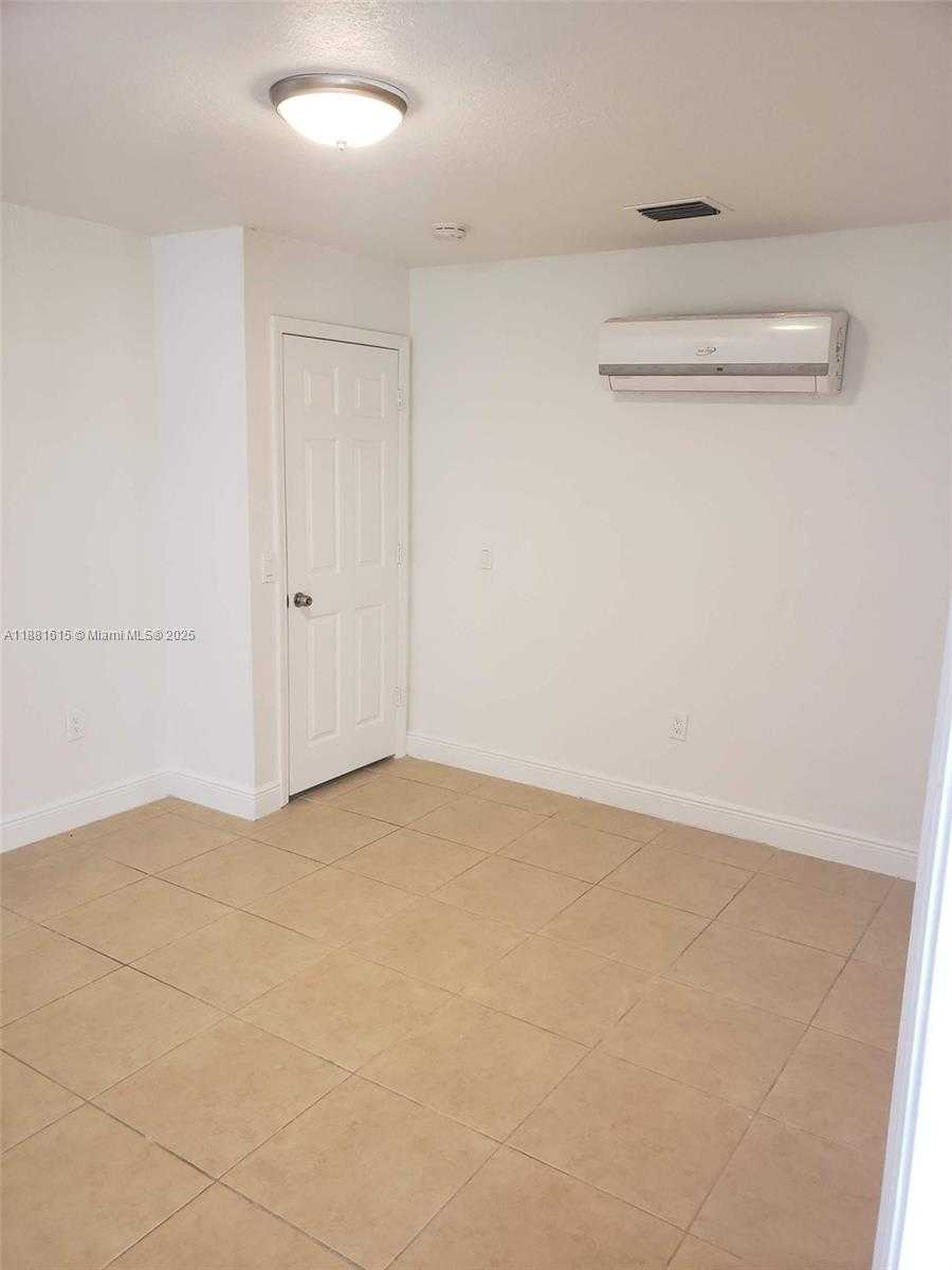 Small Image of 12426 SOUTH WEST 209TH ST, Miami Number 5