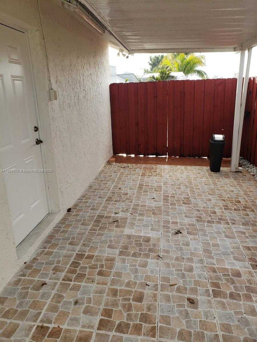 Small Image of 12426 SOUTH WEST 209TH ST, Miami Number 6