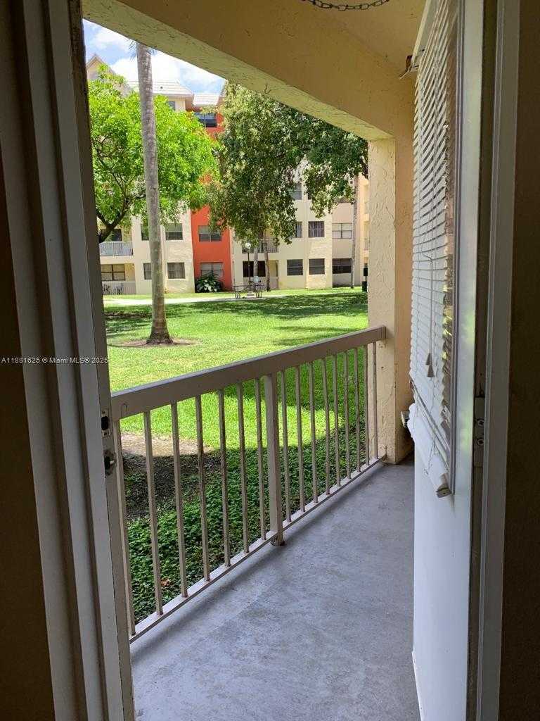 Small Image of Doral Number 16