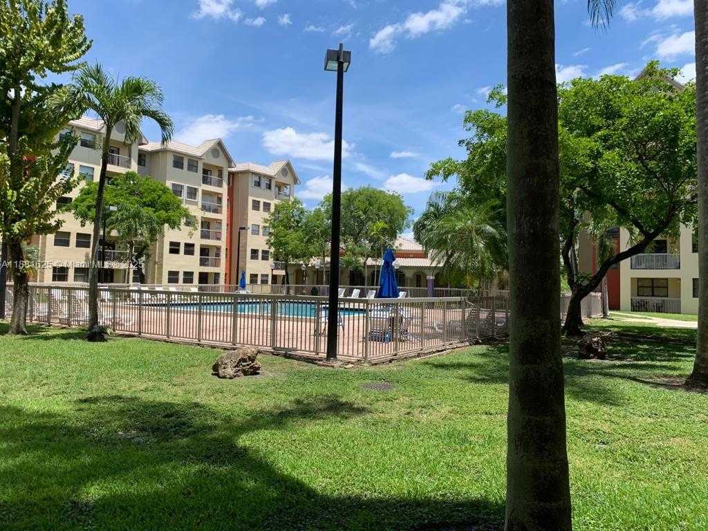 Small Image of Doral Number 18