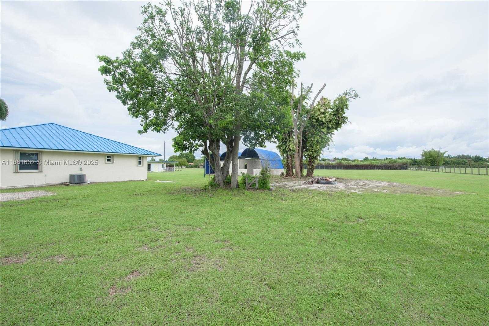 Small Image of 19275 SOUTH WEST 256TH ST #19275, Homestead Number 26