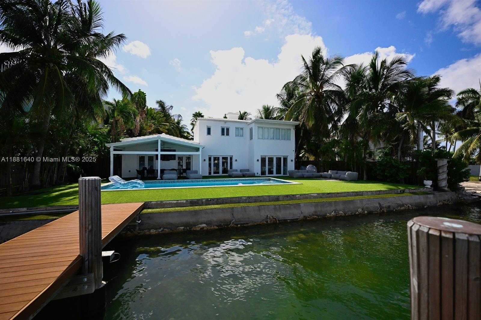 Small Image of 316 SOUTH COCONUT LN, Miami Beach Number 2