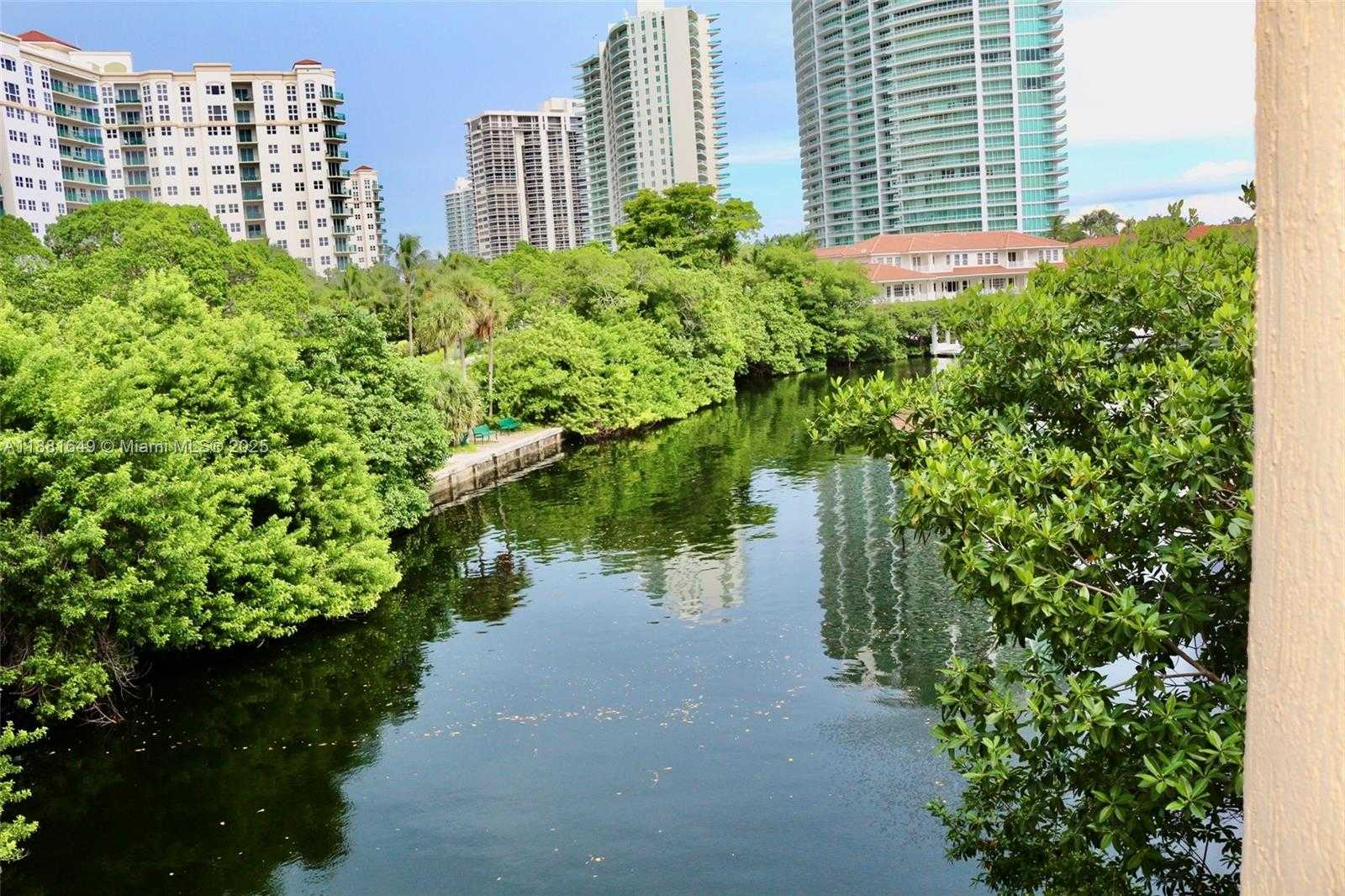 Small Image of 19999 EAST COUNTRY CLUB DR #1304, Aventura Number 2