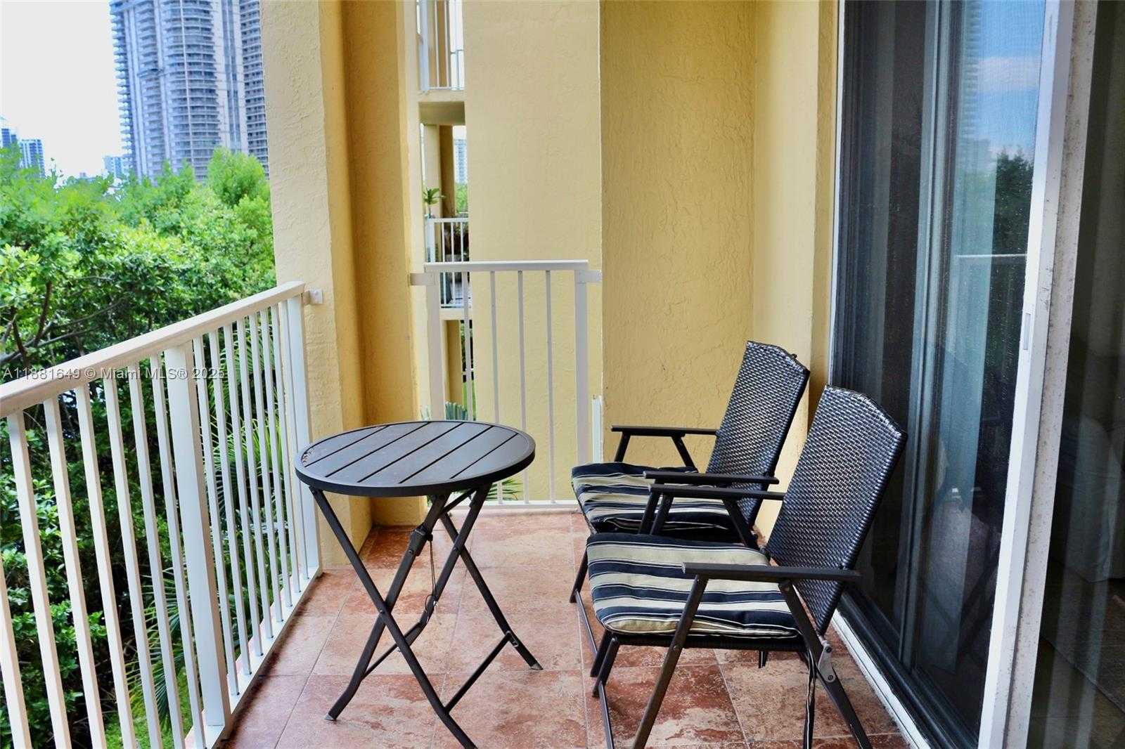 Small Image of 19999 EAST COUNTRY CLUB DR #1304, Aventura Number 4