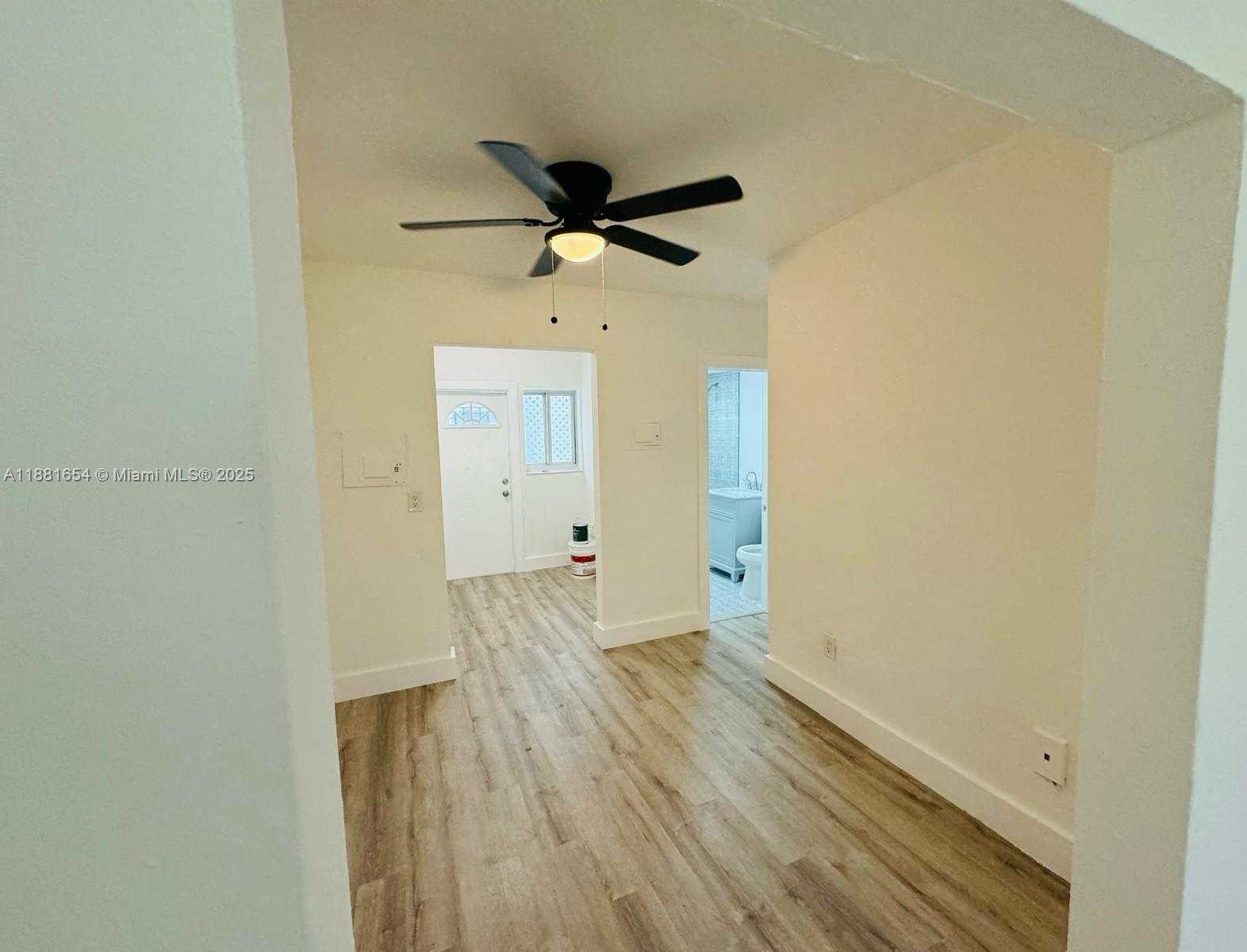 Small Image of 1135 EUCLID AVE #105, Miami Beach Number 4