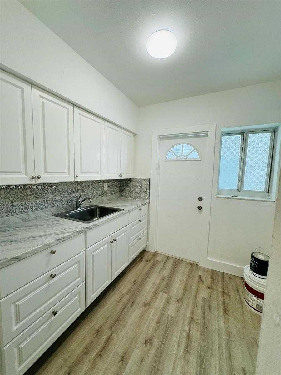 Small Image of 1135 EUCLID AVE #105, Miami Beach Number 5