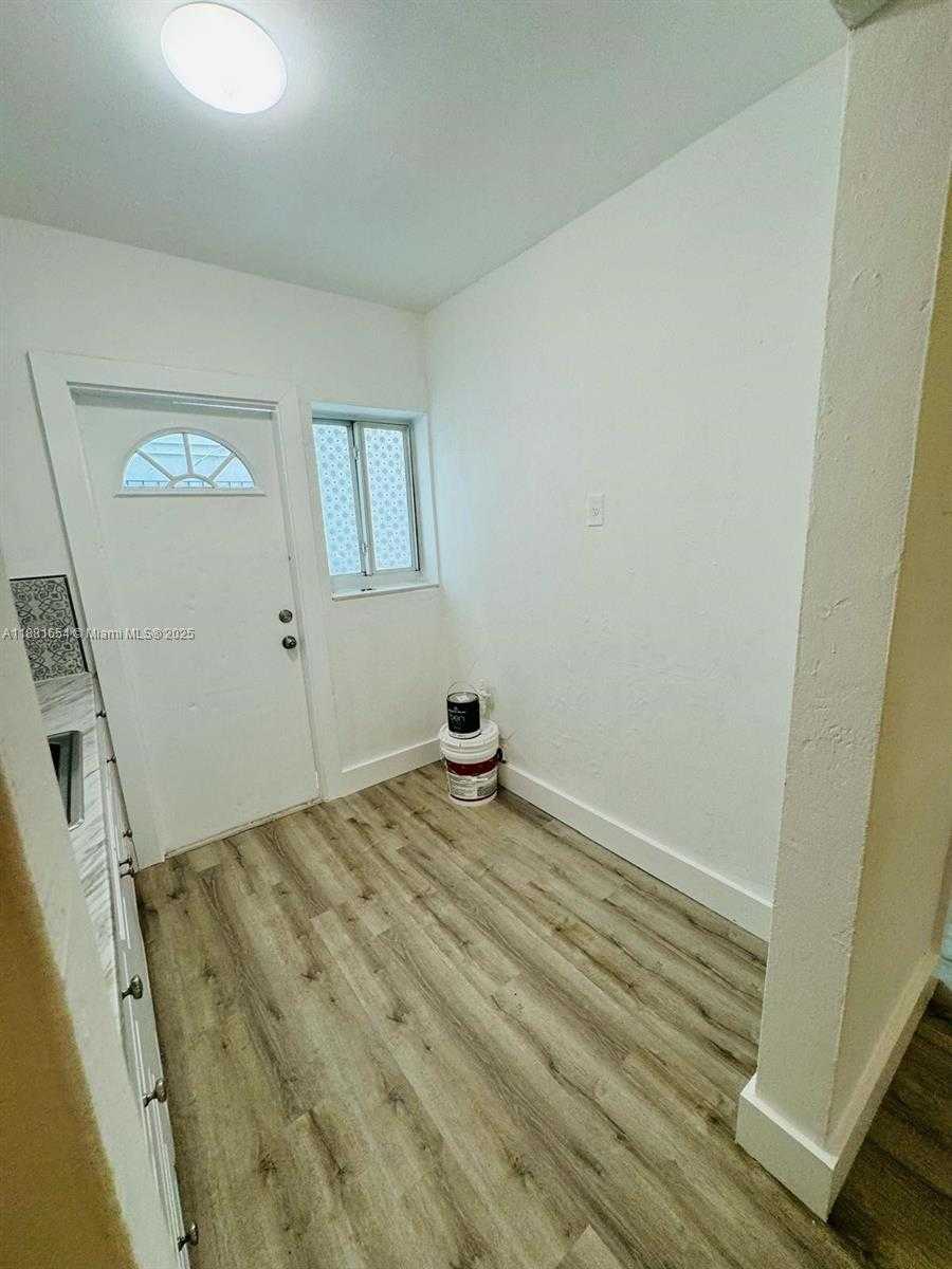 Small Image of 1135 EUCLID AVE #105, Miami Beach Number 6