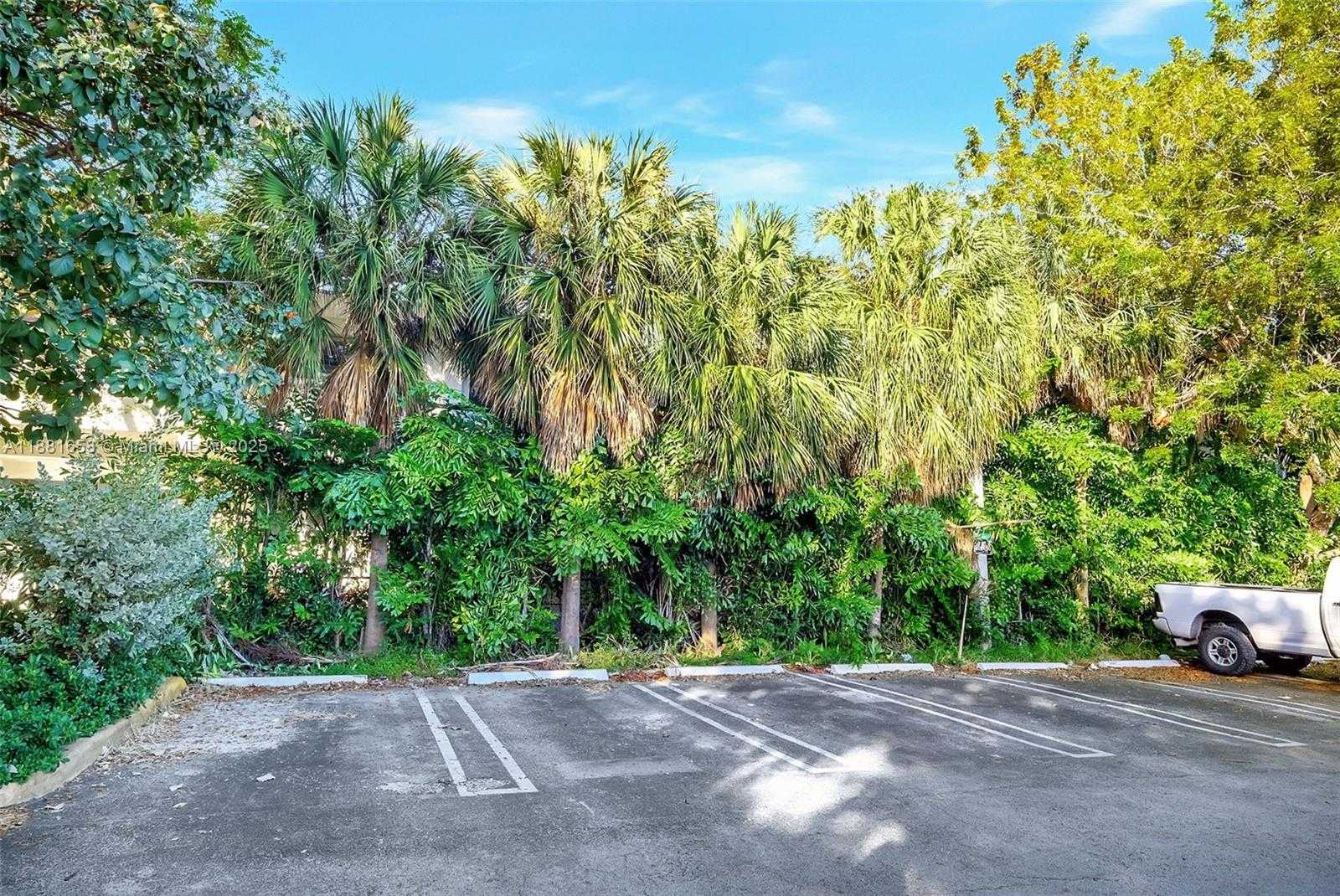 Small Image of 428 COLLINS AVE #2, Miami Beach Number 14