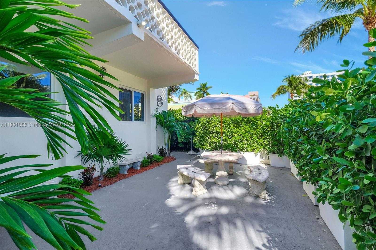 Small Image of 428 COLLINS AVE #2, Miami Beach Number 16