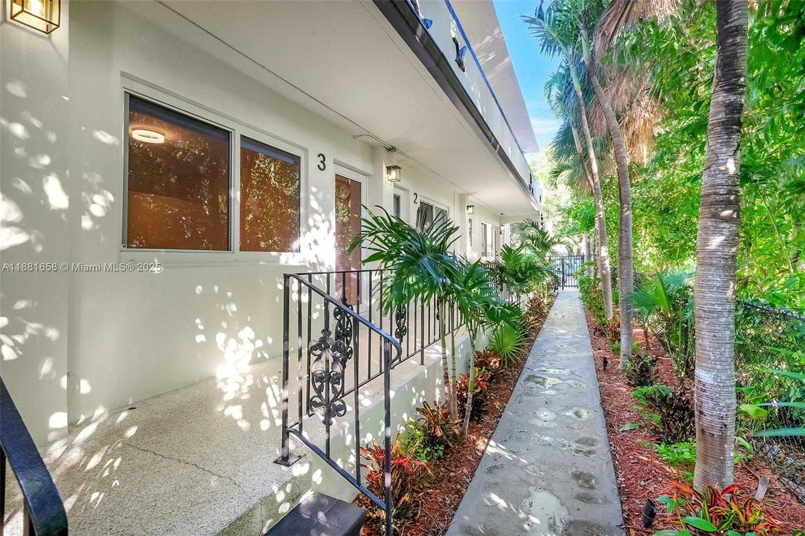 Small Image of 428 COLLINS AVE #2, Miami Beach Number 17