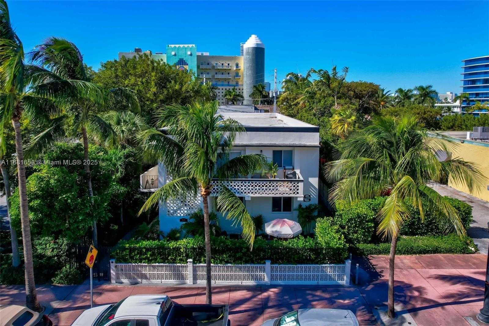 Small Image of 428 COLLINS AVE #2, Miami Beach Number 18