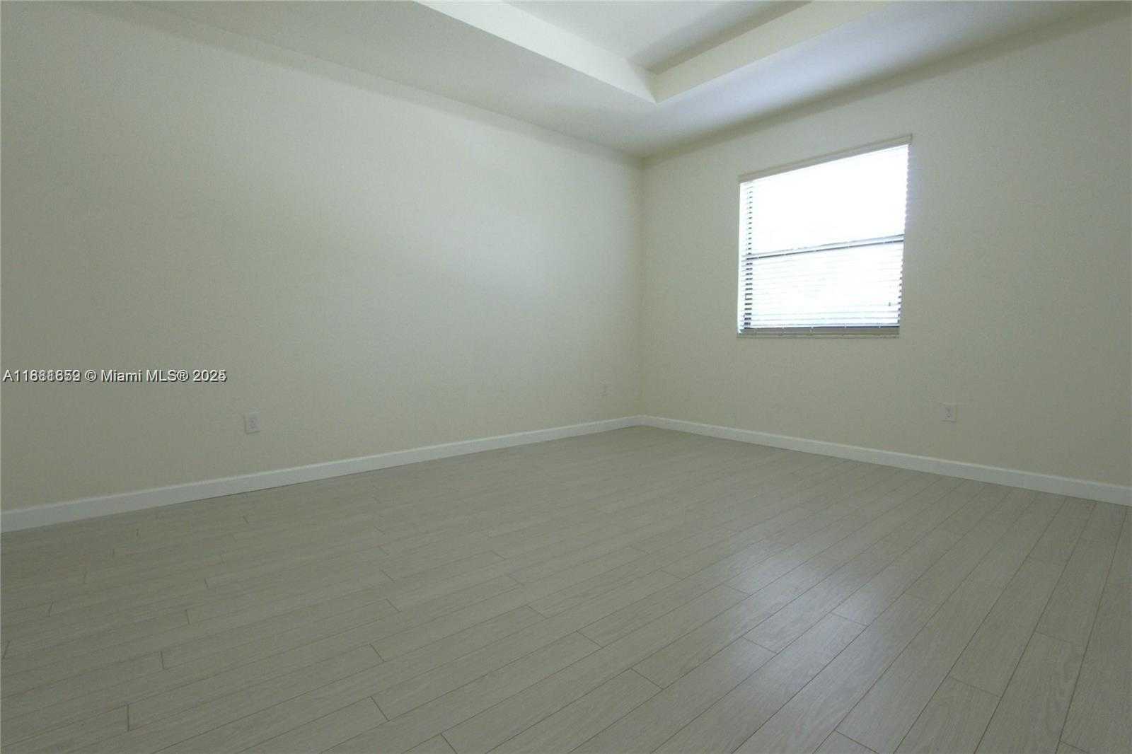 Small Image of 8815 NORTH WEST 102ND CT #8815, Doral Number 14