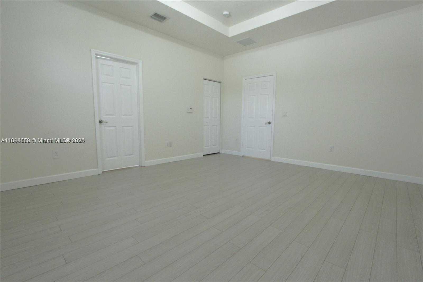 Small Image of 8815 NORTH WEST 102ND CT #8815, Doral Number 16