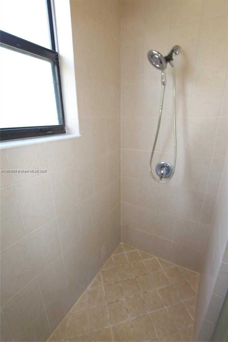 Small Image of 8815 NORTH WEST 102ND CT #8815, Doral Number 18