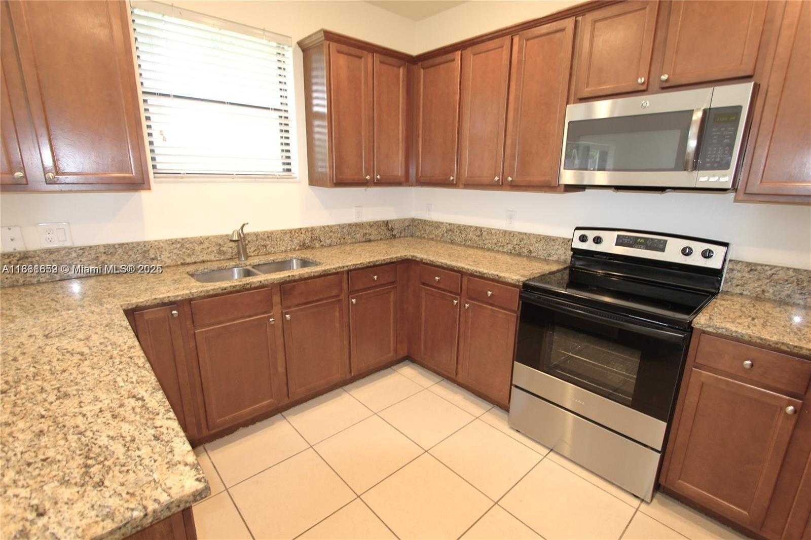 Small Image of 8815 NORTH WEST 102ND CT #8815, Doral Number 24