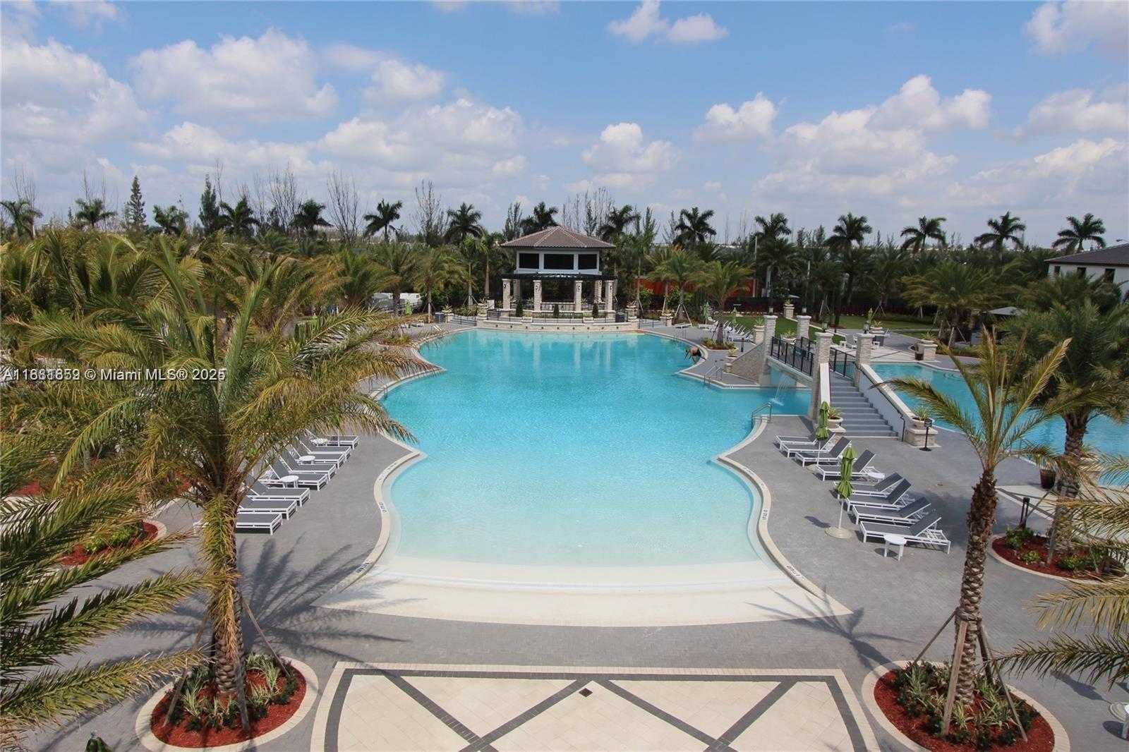 Small Image of 8815 NORTH WEST 102ND CT #8815, Doral Number 35