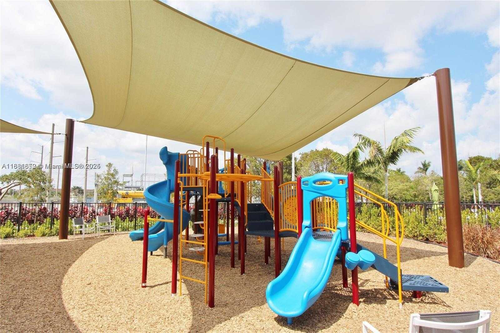 Small Image of 8815 NORTH WEST 102ND CT #8815, Doral Number 37