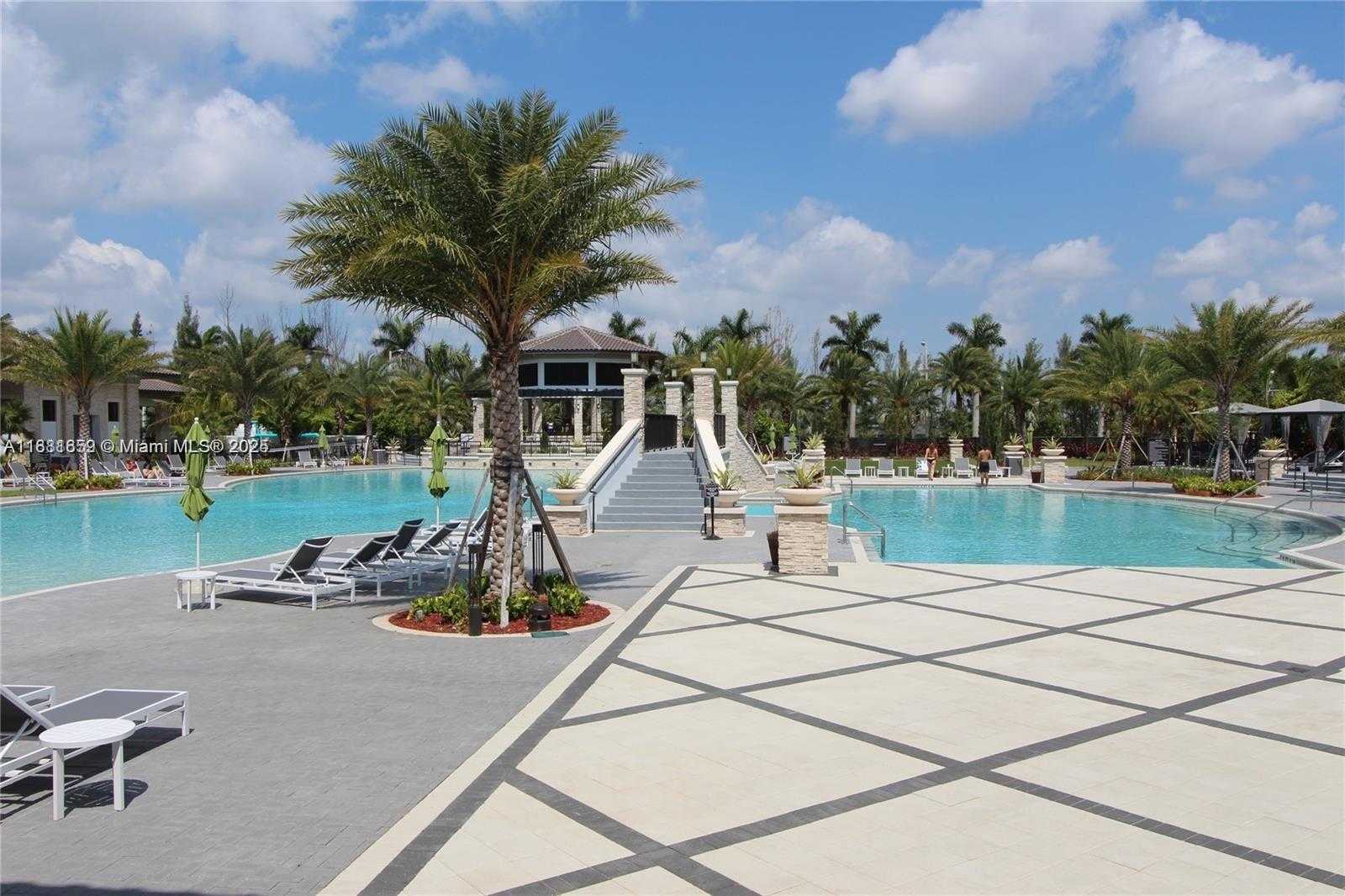 Small Image of 8815 NORTH WEST 102ND CT #8815, Doral Number 38