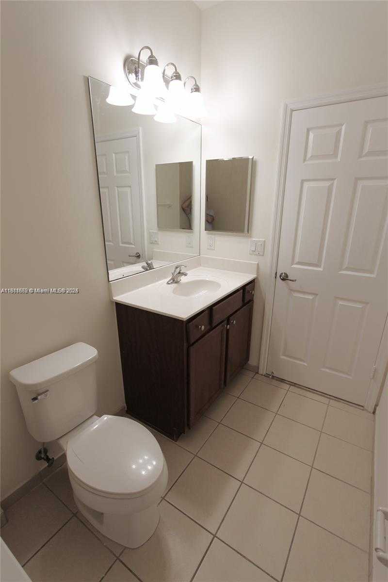 Small Image of 8815 NORTH WEST 102ND CT #8815, Doral Number 7