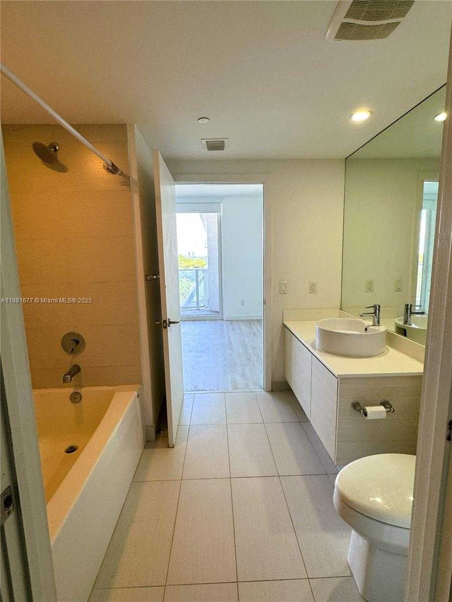 Small Image of 4250 BISCAYNE BLVD #707, Miami Number 7