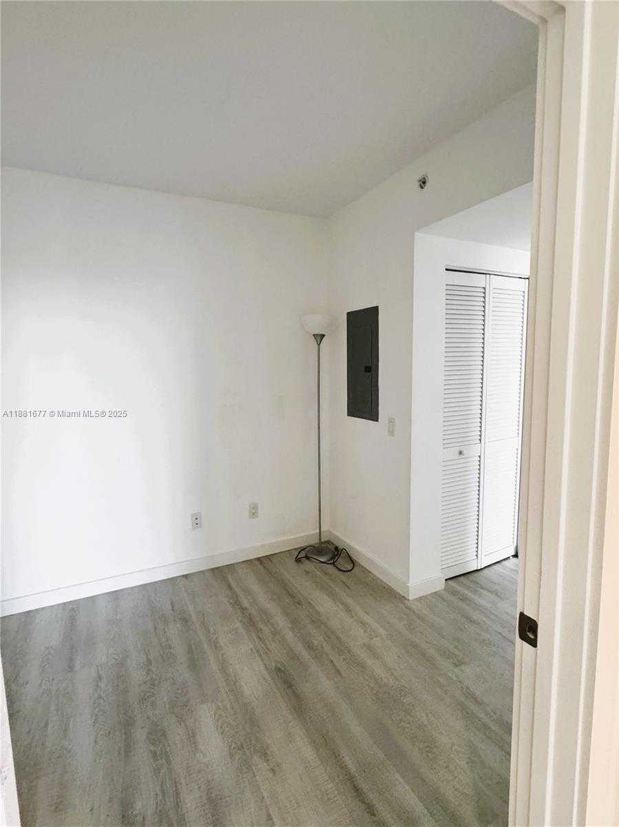 Small Image of 4250 BISCAYNE BLVD #707, Miami Number 8