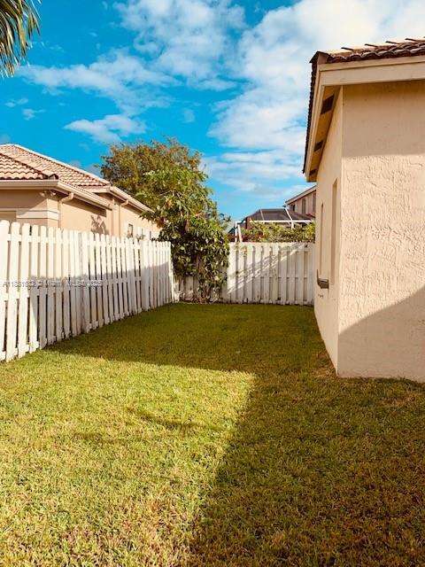 Small Image of 700 VISTA MEADOWS DR, Weston Number 26